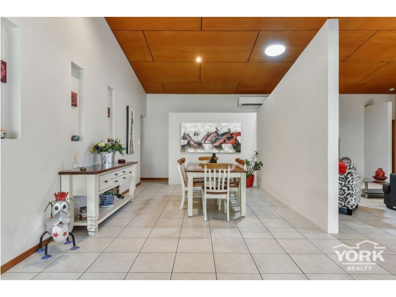 28 Shelton Crescent, Kearneys Spring QLD 4350