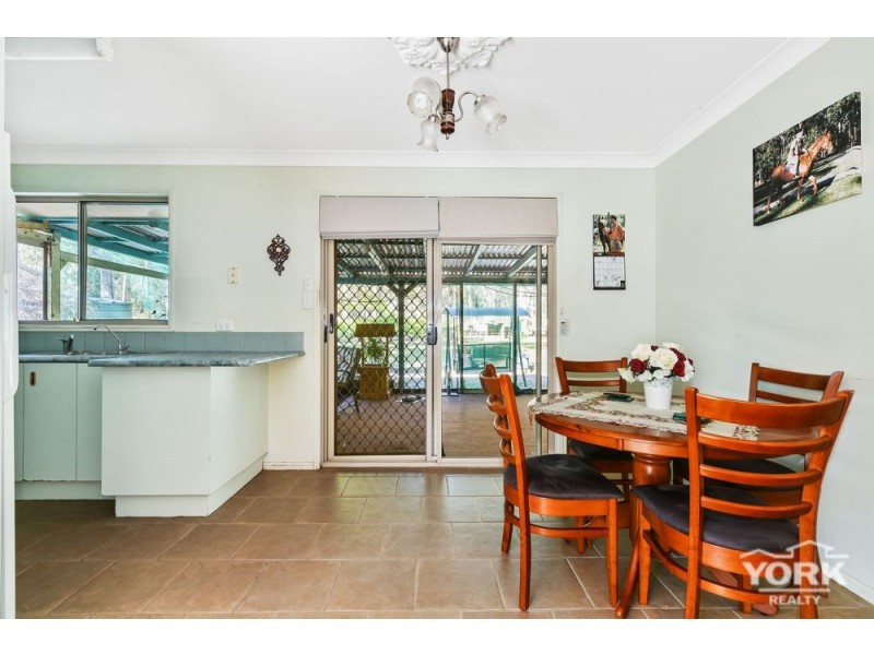 20 Pinnell Road, Crows Nest QLD 4355