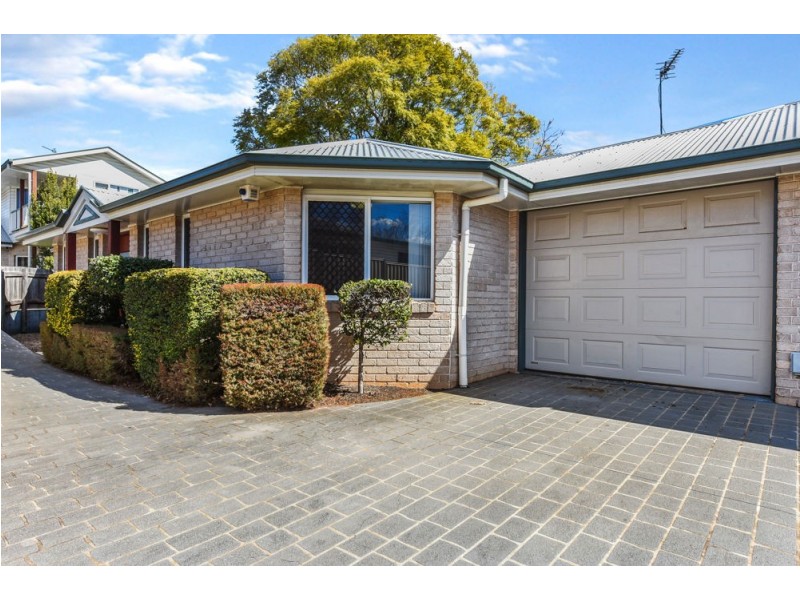 2/132 Taylor Street, Newtown QLD 4350