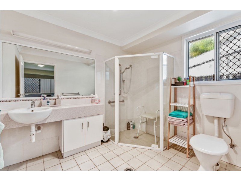 2/132 Taylor Street, Newtown QLD 4350