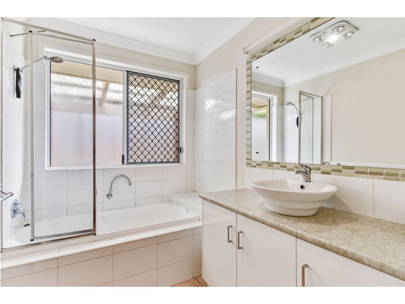 2/132 Taylor Street, Newtown QLD 4350