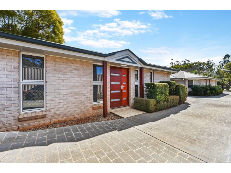 2/132 Taylor Street, Newtown QLD 4350