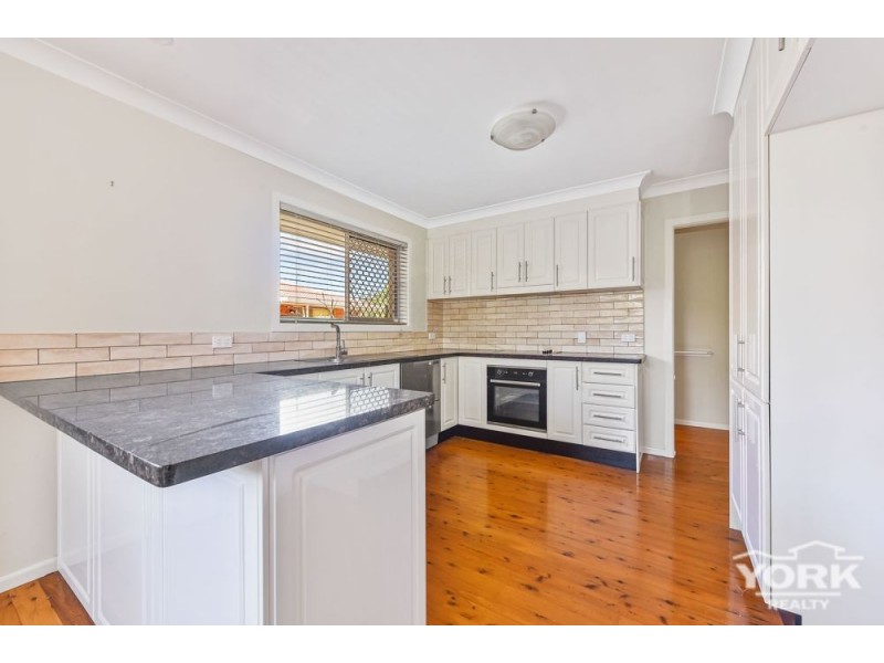 8 Girrawheen Street, Rangeville QLD 4350