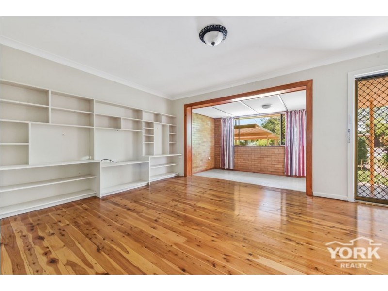 8 Girrawheen Street, Rangeville QLD 4350