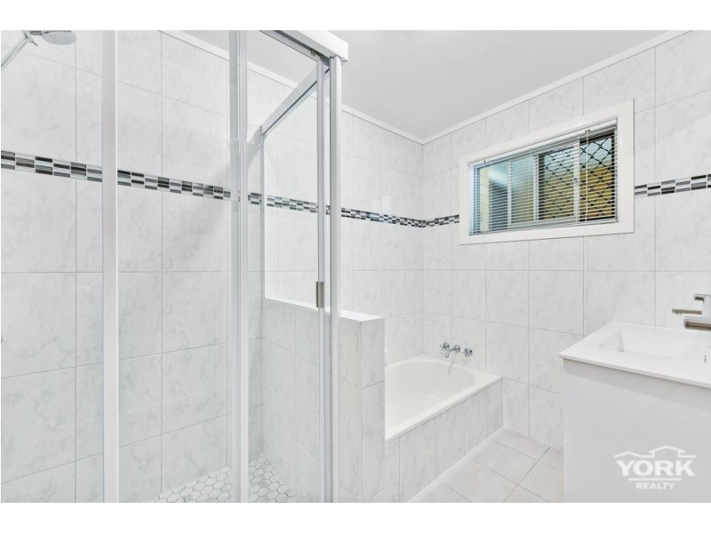 8 Girrawheen Street, Rangeville QLD 4350