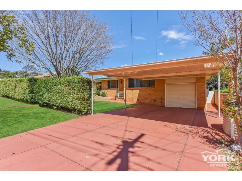 8 Girrawheen Street, Rangeville QLD 4350