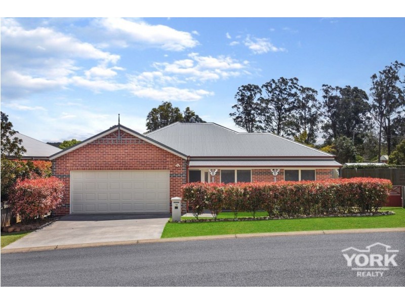 18 Samuel Avenue, Crows Nest QLD 4355