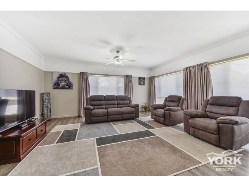 18 Samuel Avenue, Crows Nest QLD 4355