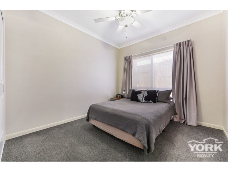 18 Samuel Avenue, Crows Nest QLD 4355