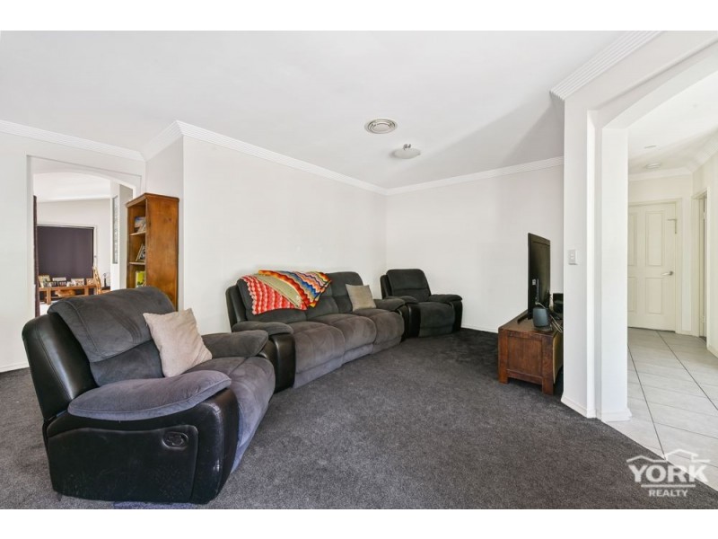 4 Diosma Drive, Highfields QLD 4352