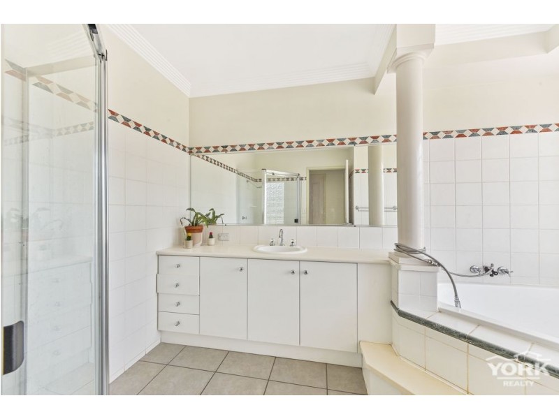 4 Diosma Drive, Highfields QLD 4352