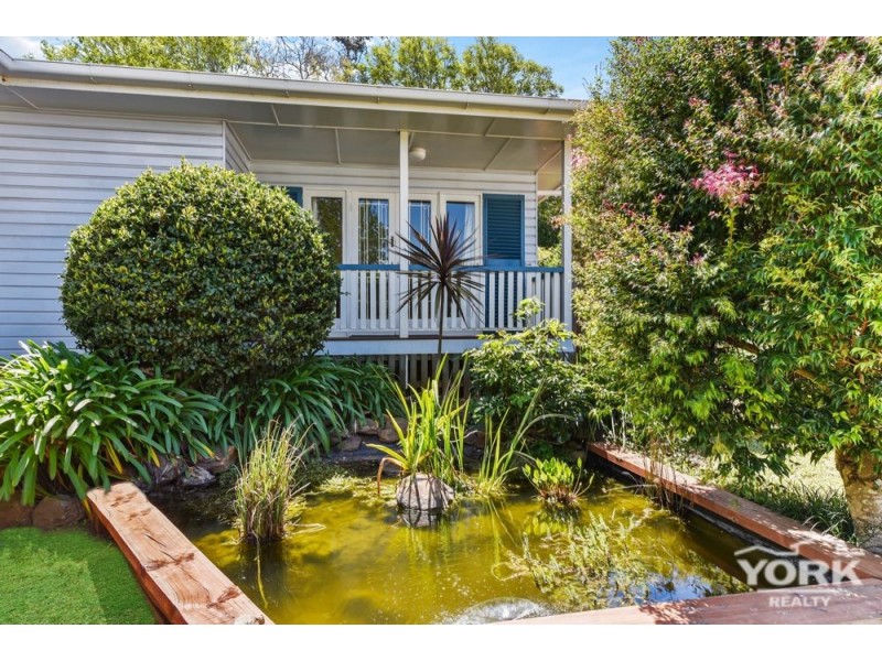 Mount Lofty QLD 4350