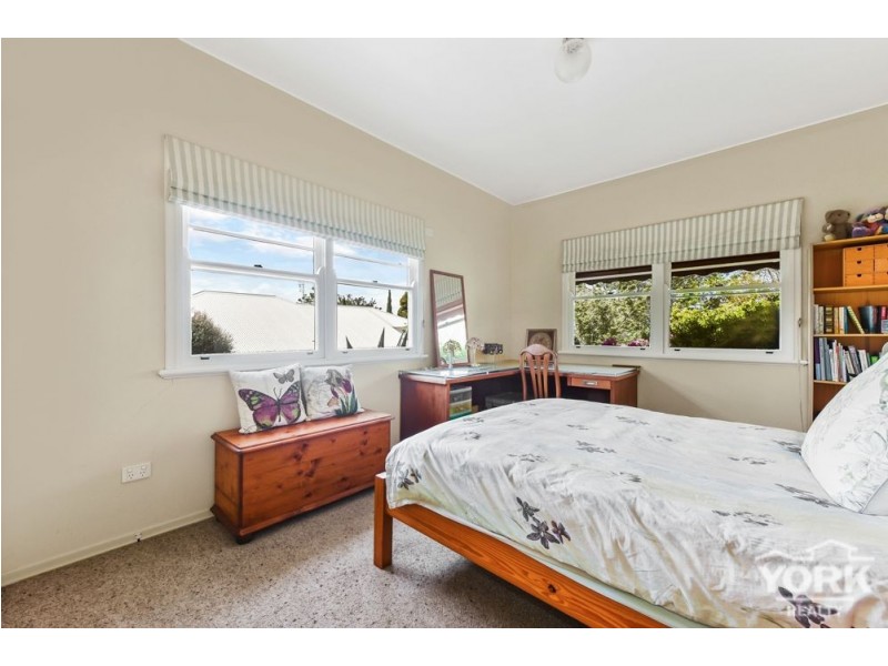 Mount Lofty QLD 4350