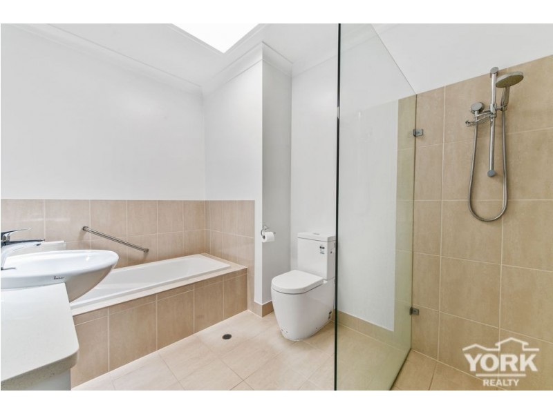 Mount Lofty QLD 4350