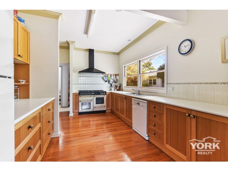 Mount Lofty QLD 4350