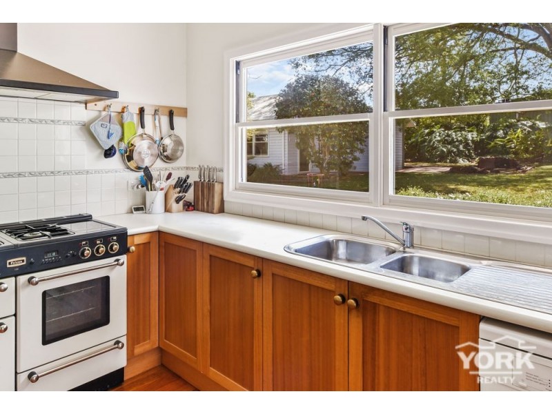 Mount Lofty QLD 4350