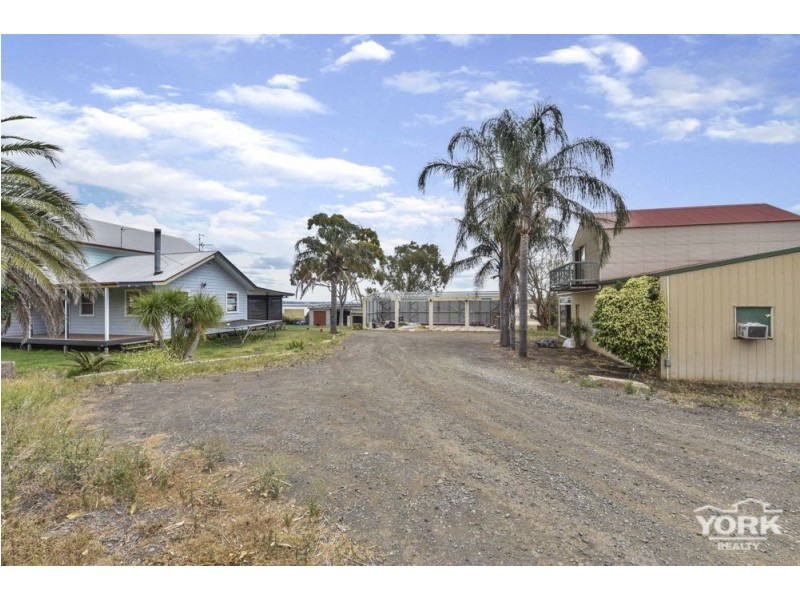 11 Jannusch Road, Gowrie Mountain QLD 4350 York Realty Withdrawn
