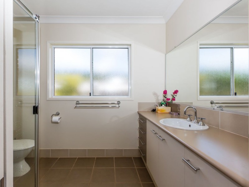 9 Commonwealth Crescent, Gowrie Junction QLD 4352