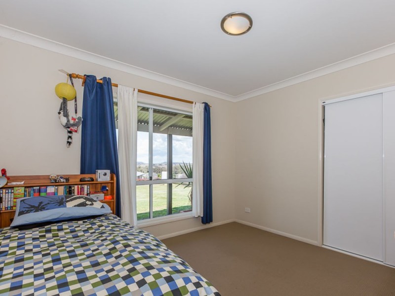 9 Commonwealth Crescent, Gowrie Junction QLD 4352