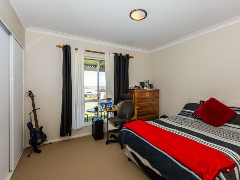 9 Commonwealth Crescent, Gowrie Junction QLD 4352