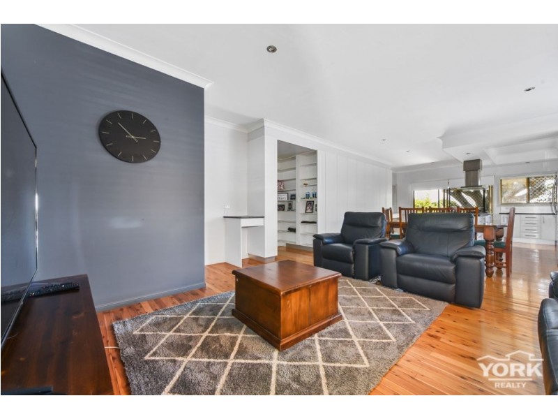 Centenary Heights QLD 4350