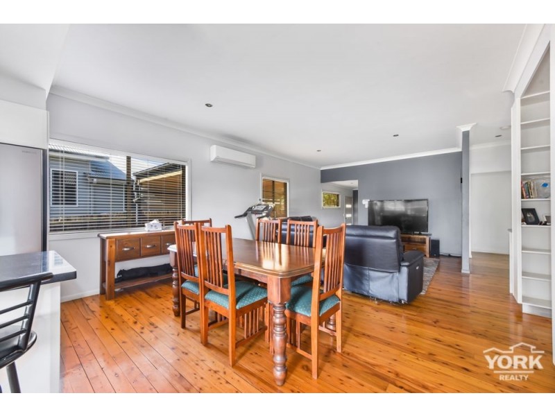 Centenary Heights QLD 4350