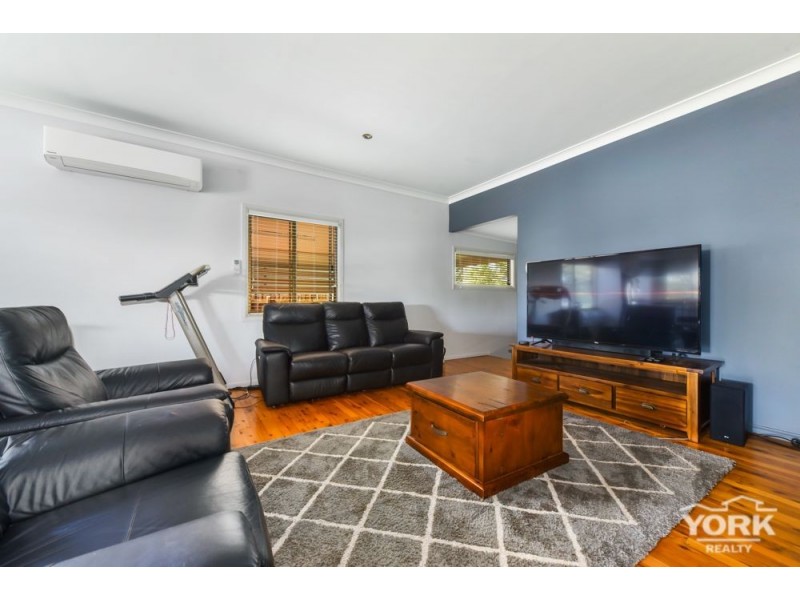 Centenary Heights QLD 4350