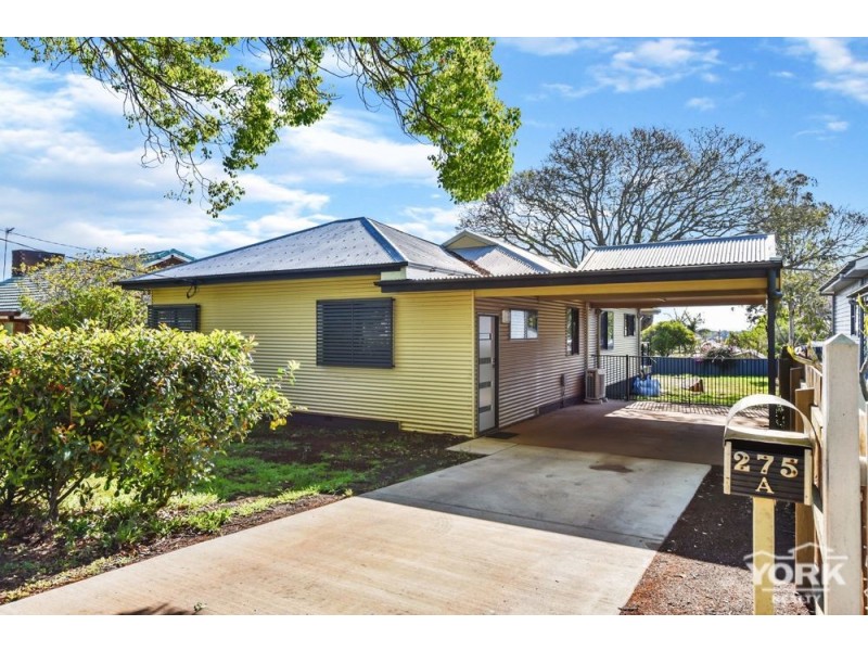 Centenary Heights QLD 4350