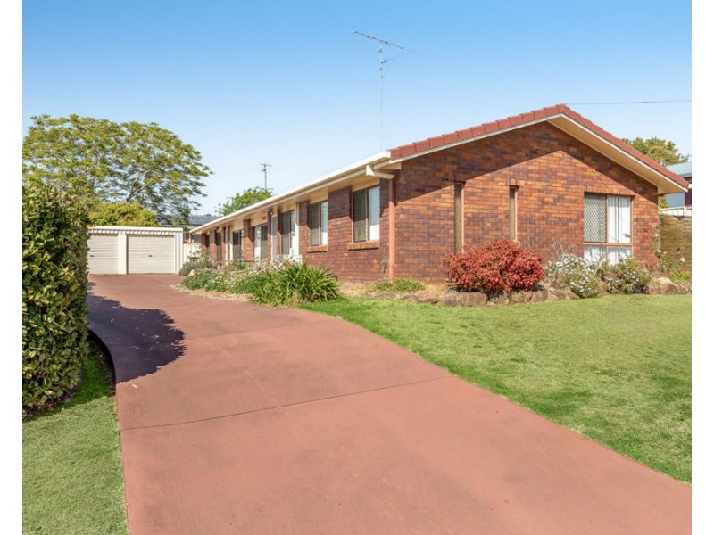 2/4a Storey Street, Centenary Heights QLD 4350
