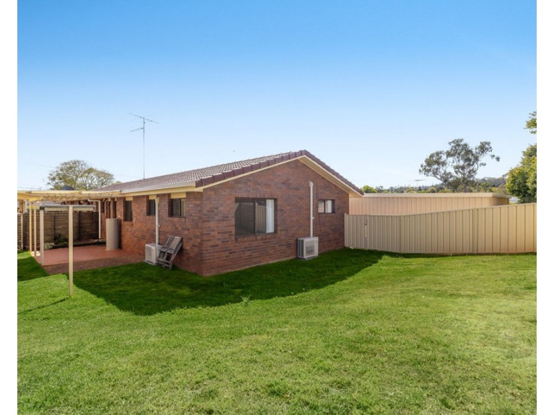 2/4a Storey Street, Centenary Heights QLD 4350