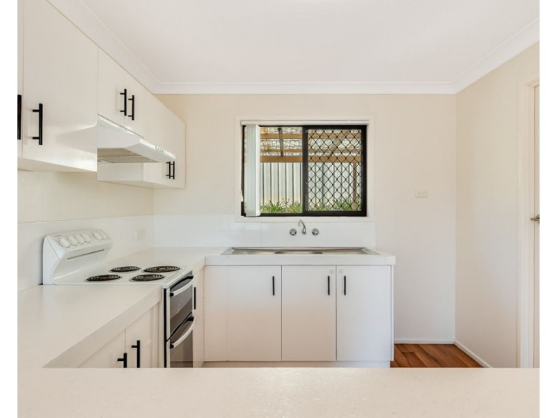 2/4a Storey Street, Centenary Heights QLD 4350