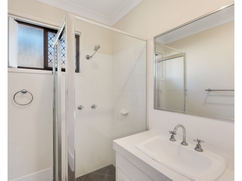 2/4a Storey Street, Centenary Heights QLD 4350