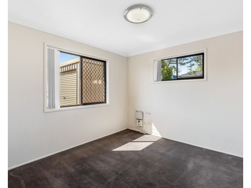 2/4a Storey Street, Centenary Heights QLD 4350