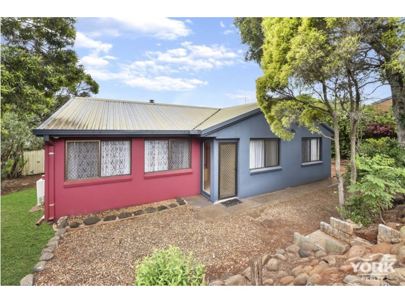 Kearneys Spring QLD 4350