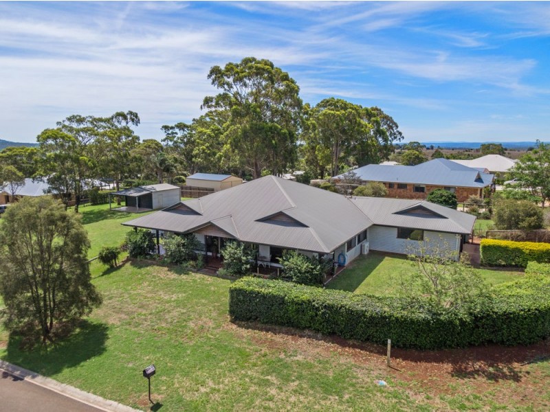 2 Ashley Court, Highfields QLD 4352