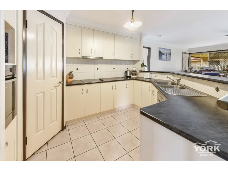 34 Wood Drive, Middle Ridge QLD 4350