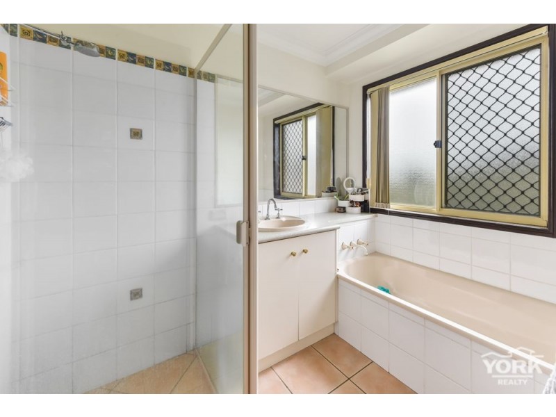 34 Wood Drive, Middle Ridge QLD 4350