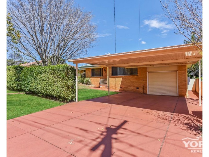 8 Girrawheen Street, Rangeville QLD 4350