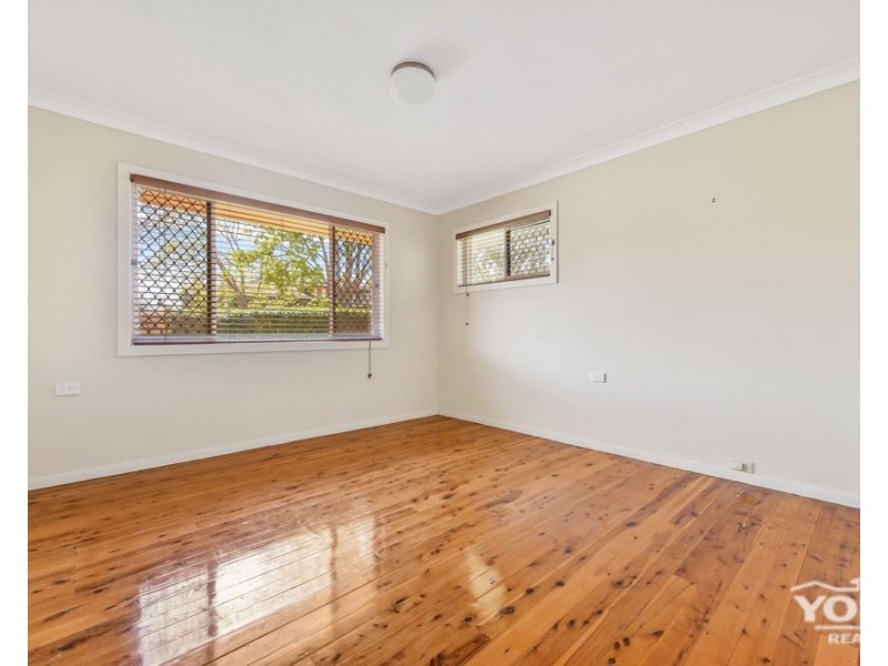 8 Girrawheen Street, Rangeville QLD 4350