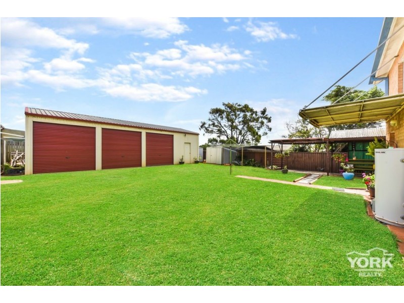 10 Croxley Street, Harristown QLD 4350