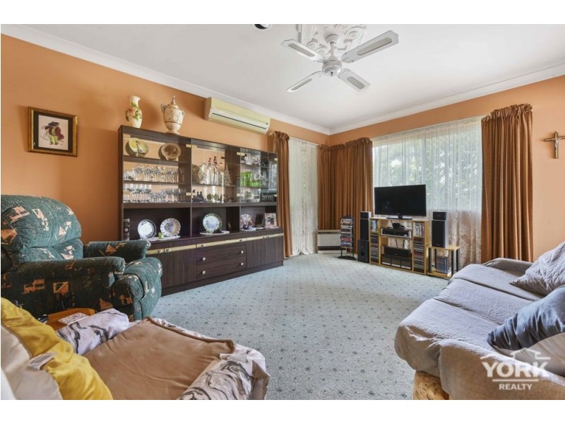 18 Dwyer Street, Harlaxton QLD 4350