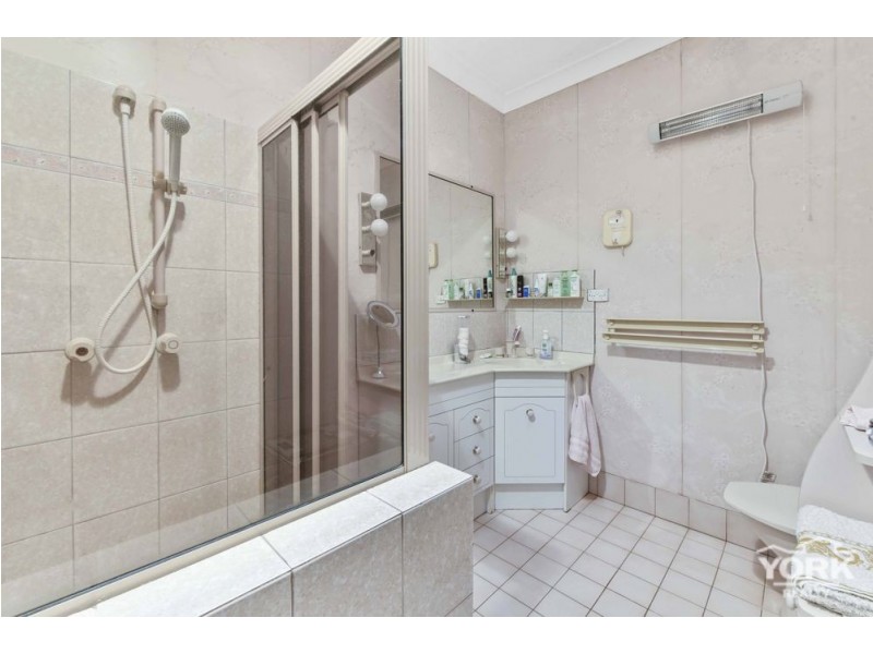 18 Dwyer Street, Harlaxton QLD 4350