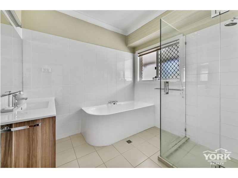 Withcott QLD 4352