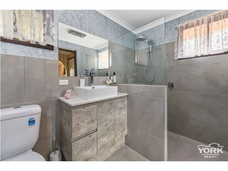 26 Linora Drive, Gowrie Mountain QLD 4350
