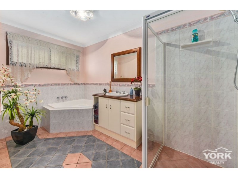 26 Linora Drive, Gowrie Mountain QLD 4350