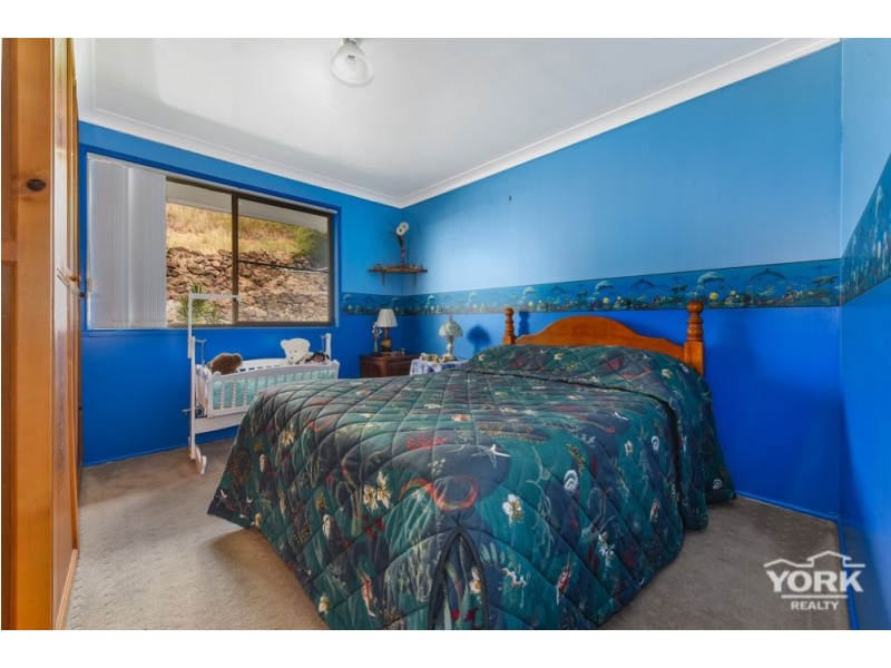 26 Linora Drive, Gowrie Mountain QLD 4350