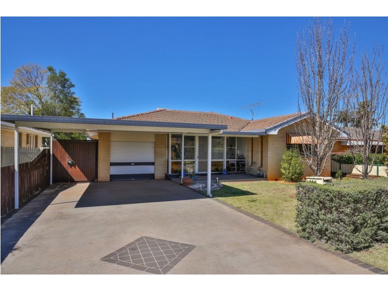 26 Honey Street, Harristown QLD 4350
