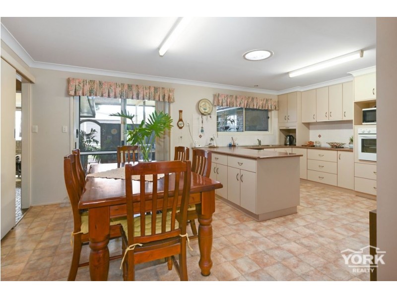 Centenary Heights QLD 4350