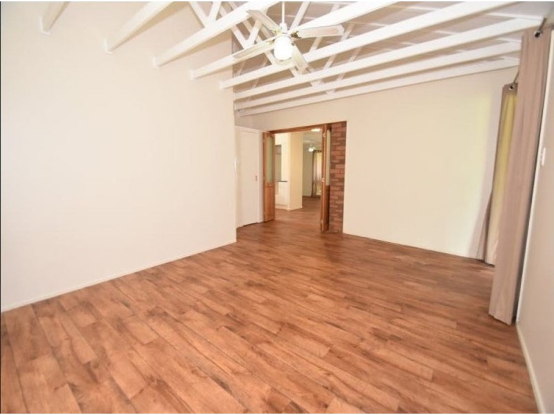 25 Seppelt Street, Wilsonton QLD 4350