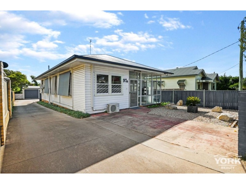 97a Taylor Street, Newtown QLD 4350